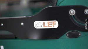 De LEF® is gemaakt van recyclebaar polyethyleen in verschillende kleuren. 