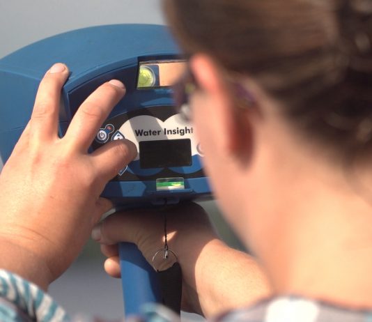 Innovatieve veldmonitor meet oppervlaktewaterkwaliteit Oppervlaktewater meten met de EcoWatch