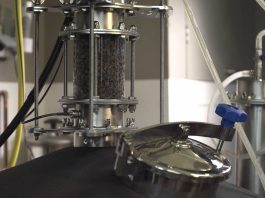 Start-up Stokerij Texel maakt Gin en Wodka van restaardappelen Stokerij Texel maakt gin en wodka van lokaal geteelde gewassen