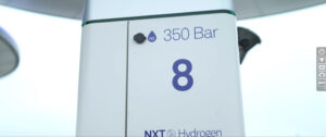 Vrachtwagens tanken waterstof op 350 bar